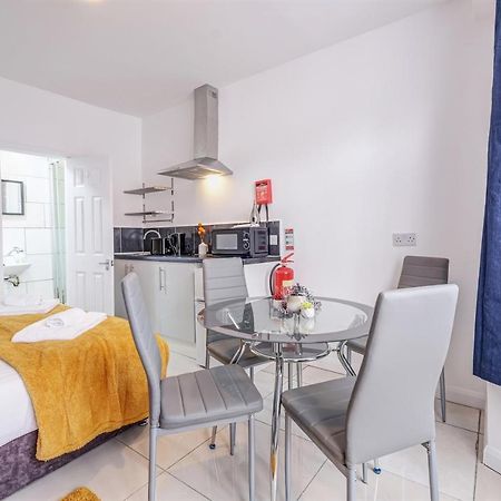 Fernbank Rooms Sudbury Hill, Harrow, Self-Contained Studios With En-Suite Harrow on the Hill Экстерьер фото