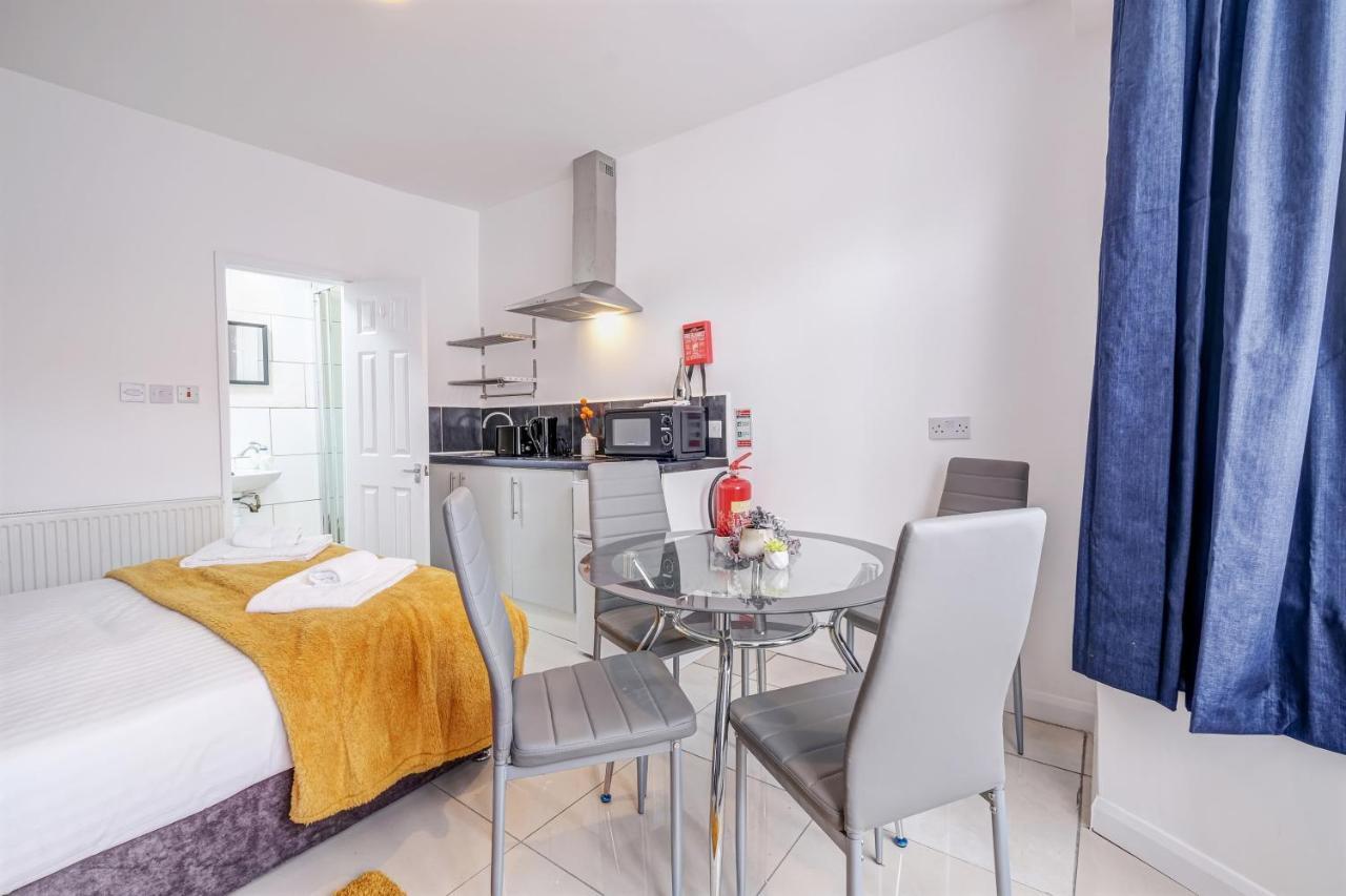 Fernbank Rooms Sudbury Hill, Harrow, Self-Contained Studios With En-Suite Harrow on the Hill Экстерьер фото