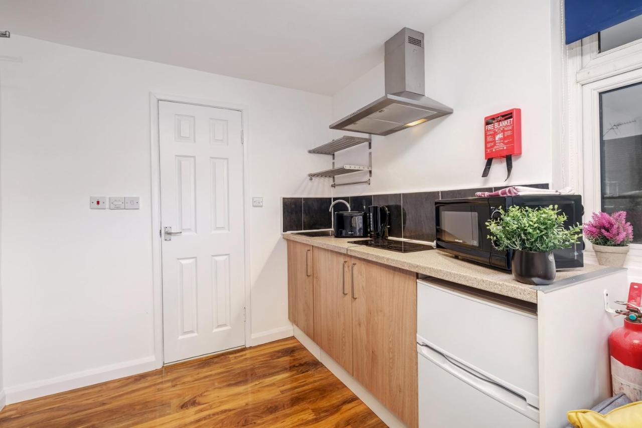 Fernbank Rooms Sudbury Hill, Harrow, Self-Contained Studios With En-Suite Harrow on the Hill Экстерьер фото